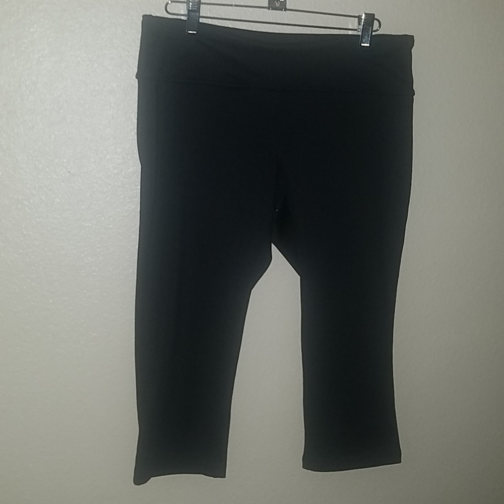 ByZella Black cropped yoga pants